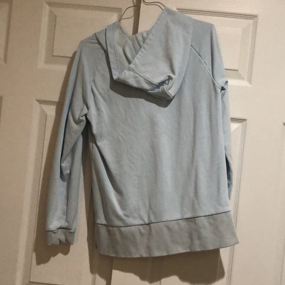 Sky blue hoodie for this fall season 🍂 - Picture 3 of 3
